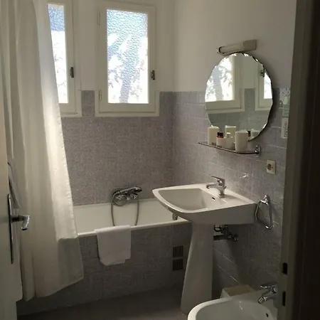 Castel Garoupe 3* אנטיב