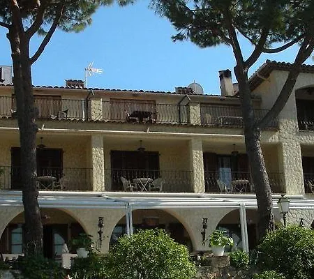 Castel Garoupe מלון 3*