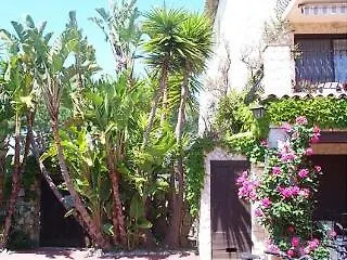 Castel Garoupe מלון 3*