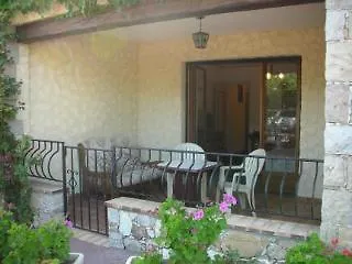 מלון Castel Garoupe 3*